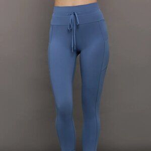 Carbon38 High Rise Sport Pocket Legging in Blue Horizon
